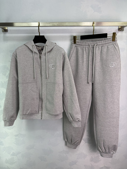 Gucci Double - Sided Zippered Tracksuit with Embroidered Inside Pattern, Comfortable and Fashionable