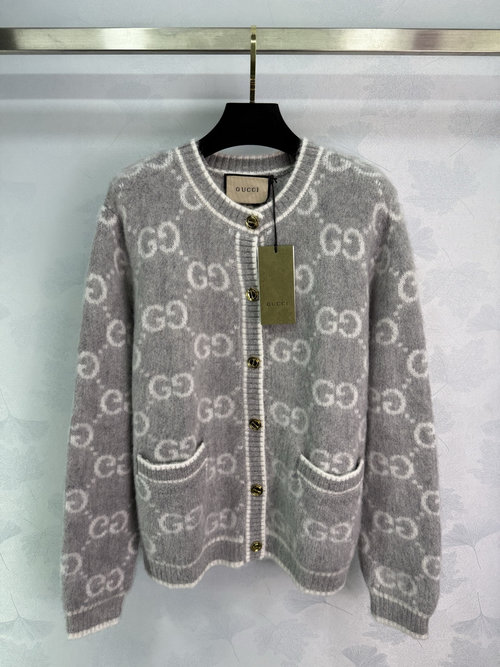 Gucci Contrast Jacquard-Patterned Round Neck Cardigan for a Chic Look