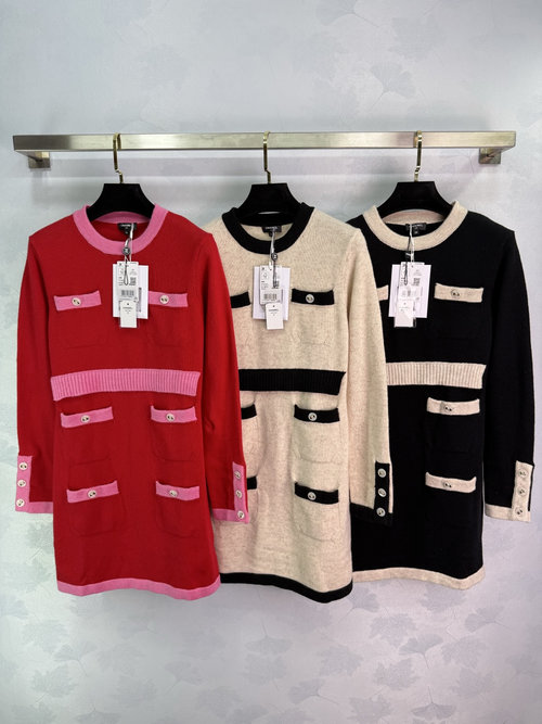 Chanel Contrast Pocket Knit Dress with Logo, Elegant and Refined