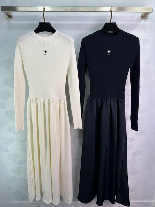 Dior Chic Round-Neck Knit Long-Sleeve Dress with Bee Emblem Design