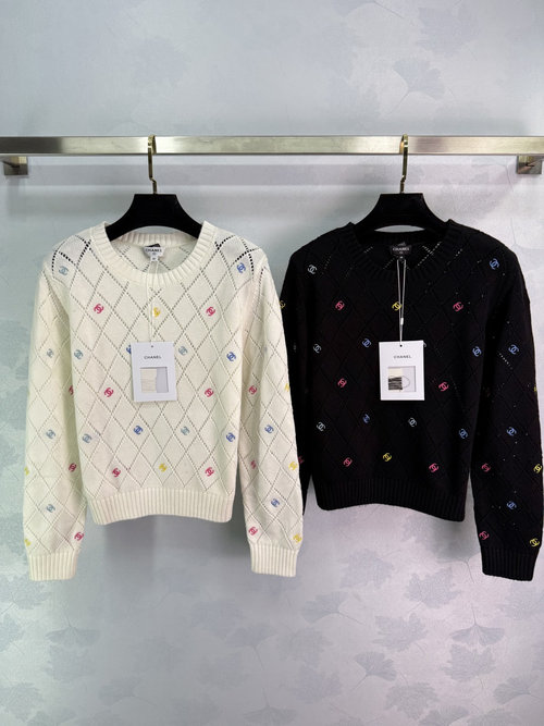 Chanel Round-Neck Long-Sleeve Top with Double C Embroidery, Elegant Design