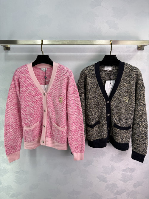 Chanel Color-Blocked V-Neck Knitted Cardigan with Customized Buttons and Brooch Embellishment