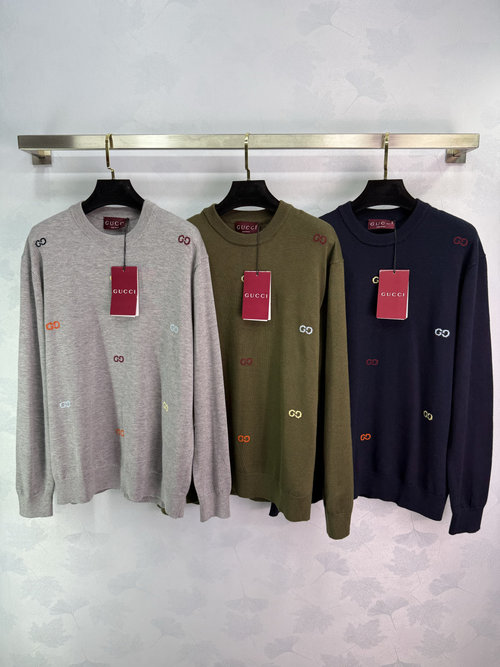 Gucci Colorful Embroidered Wool Sweater with Four-Color Combination