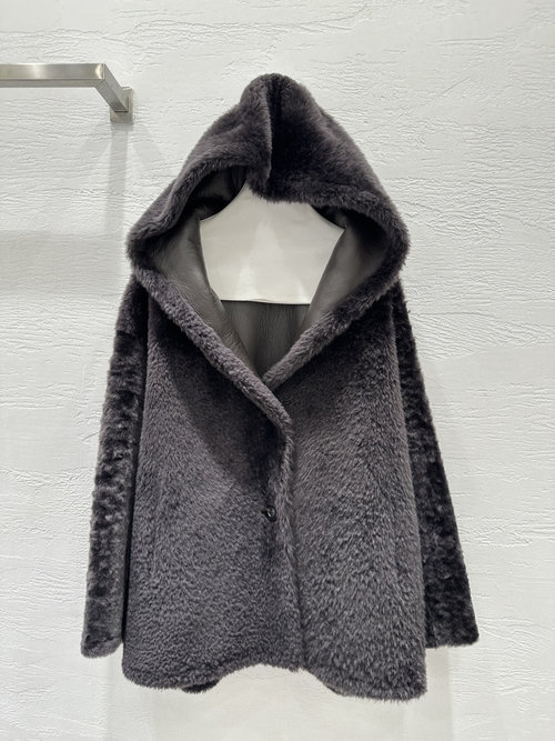 Max Mara Exclusively High - end Double - wear Hooded Merino Fur - on - Leather Coat