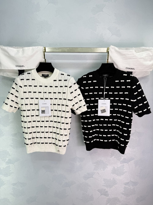 Chanel CHAN L Fall-Winter Collection Jacquard Sweater in Modern Aesthetic