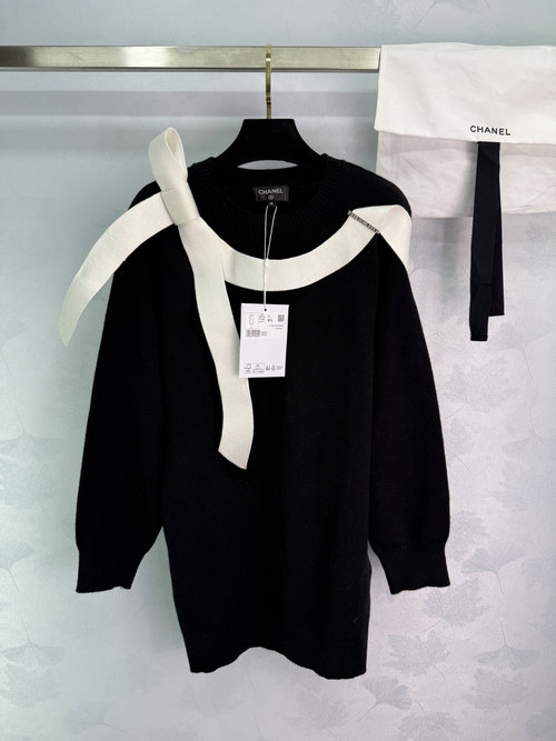 Chanel Bow-Knit Dress with Oversized Design and Dust Cover
