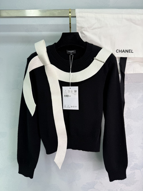 Chanel Bow-Knit Sweater, Luxurious and Comfortable for Casual Wear