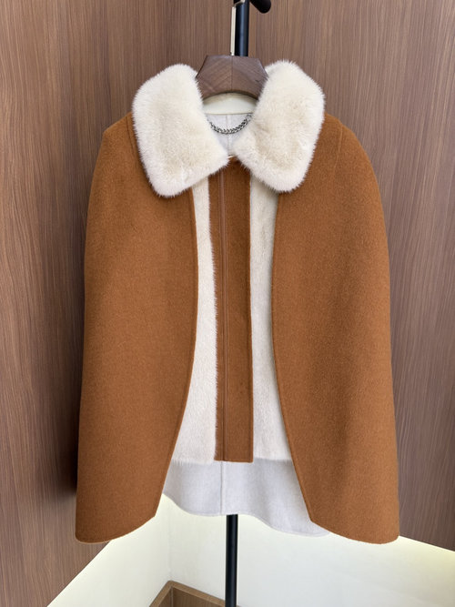 Loro Piana Elegant Combination of Mink Vest and Camel Cashmere Cape