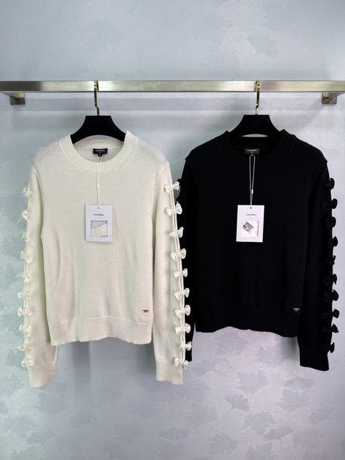 Chanel Solid Color Bow-Knitted Sweater with Logo Decoration, Graceful and Alluring