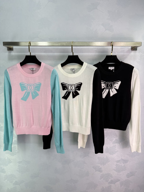 Chanel Classic Bow Embroidered Sweater - An Elegant and Timeless Design