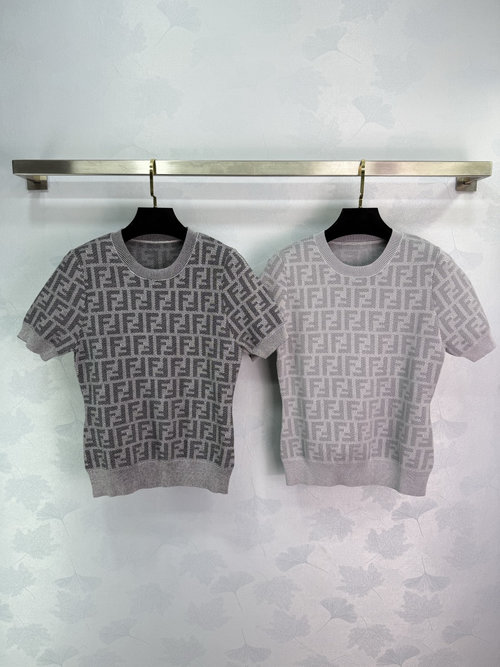 Fendi Customized Wool Knit Short-sleeve Pullover with Letter Jacquard and a Stylish Vibe