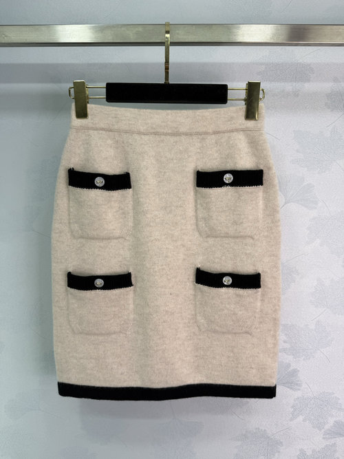Chanel Knit Skirt with Color-Block Trim and High Waist - Casual Sophistication