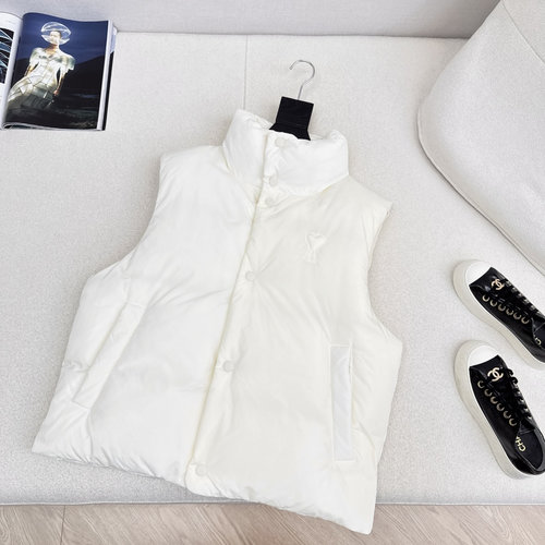Ami Popular Down Vest with Standing Collar: A Warm and Stylish Winter Essential