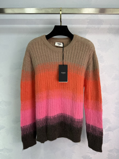 Fendi Gradient Round-neck Sweater with Soft Handfeel for a Simple and Elegant Appearance