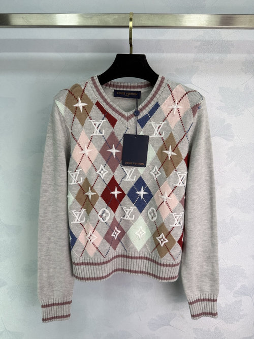 Louis Vuitton Customized Wool Knit V-neck Sweater with Checkerboard Embroidery for a Trendy Appearance