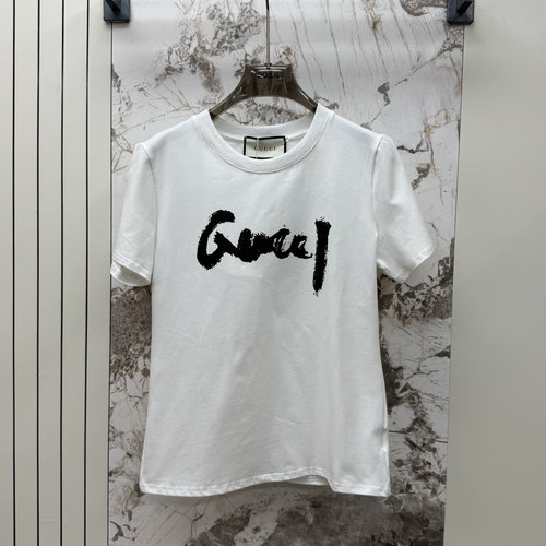 Gucci Couple s Short Sleeve T-Shirt with Brush Letter Logo Design