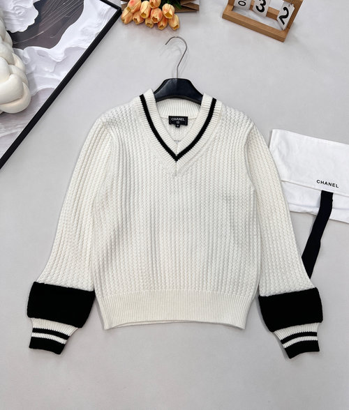 Chanel Ski Series Crochet Knit Pullover with Double C Logo