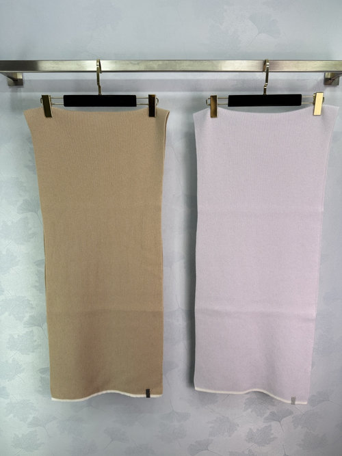 Brunello Cucinelli Cashmere Knit Shawl with Contrasting Edge and Copper Chain