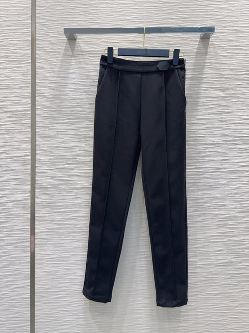 Louis Vuitton Sophisticated Western Trousers with High - end Texture