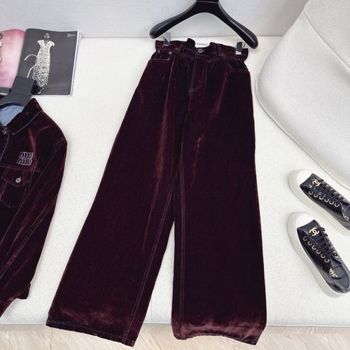 Miu Miu Exclusive Velvet Suit Set with Logo Embroidery and Versatile Style