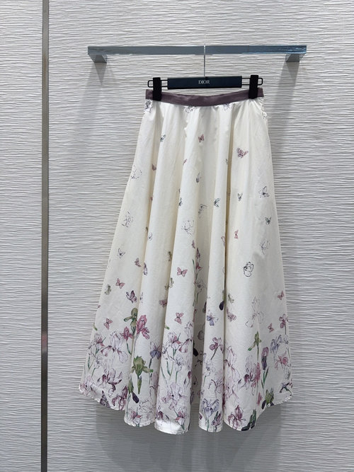 Chanel Elegant and Exquisite Clothing with a Touch of Luxury