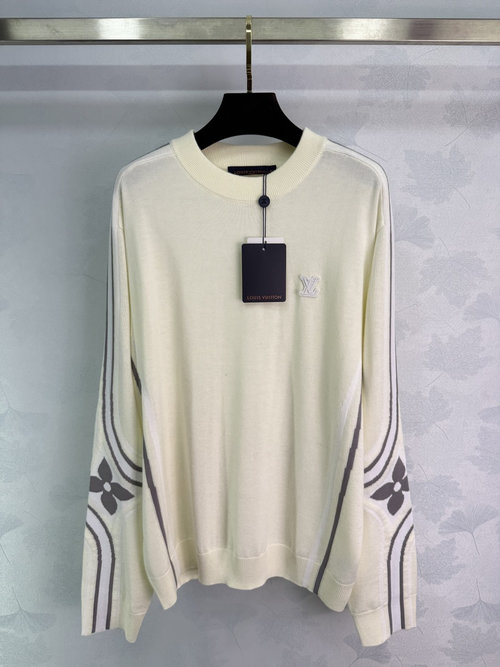 Louis Vuitton Ski Series Knitted Sweater with Small Logo and Classic Patterns