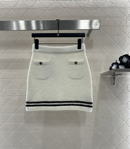 Chanel Ski Series Cashmere Knitted Striped Pencil Skirt