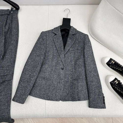 Max Mara Minimalist Wide - shoulder Wool Blazer, Retro Style