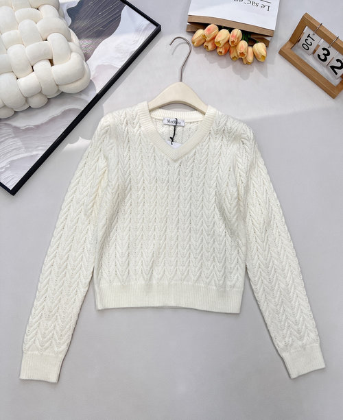 Max Mara V-Neck Knit Sweater with Twisted Rope Design