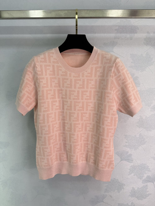 Fendi FF Monogram Knit Short-Sleeve Top in Low-Saturation Cherry Pink, Gentle and Versatile, Featuring Classic FF Monogram Pattern for High Brand Reco