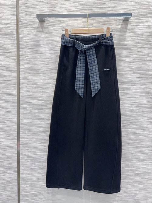 Miu Miu Casual Fleece-Lined Pants with Textured Fabric for Retro Sophistication