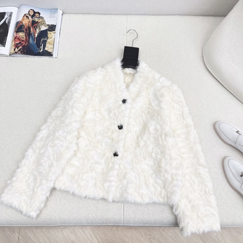 Fendi Eco-Friendly Fur Coat for Stylish Outings