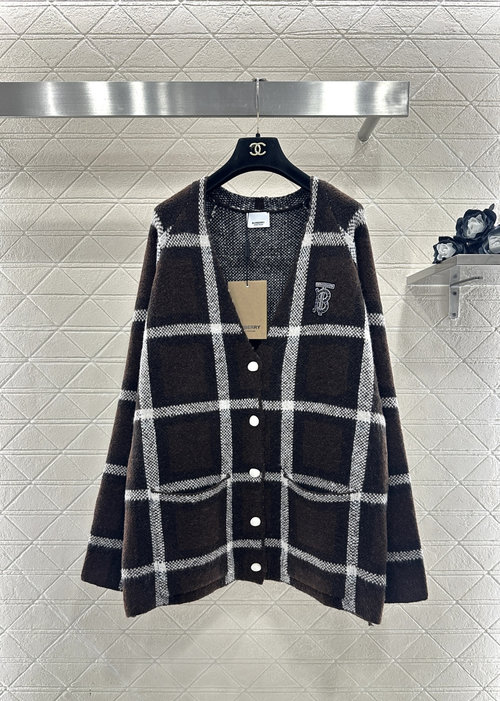 Burberry Customized Woolen Scarf Collar Coat with Checked Pattern