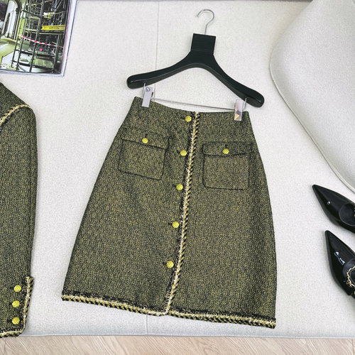 Chanel Elegant Knitted Ensemble with Stand Collar and High-waisted Skirt