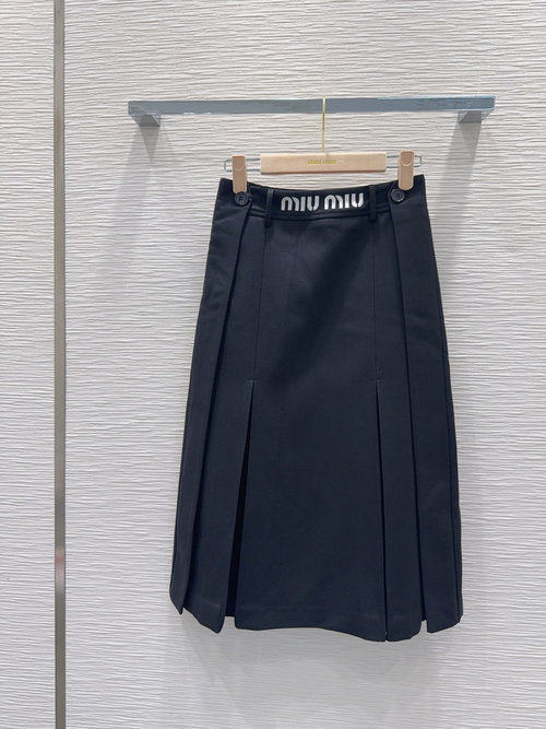 Miu Miu Elegant Pleated Skirt for Daily Wear