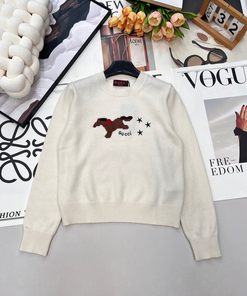 Gucci Stylish Long-Sleeved Knit Sweater with Pony Embroidery