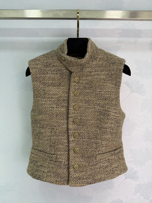 Loro Piana Elegant Knitted Vest and Wide - leg Pants Ensemble with Camellia Buttons