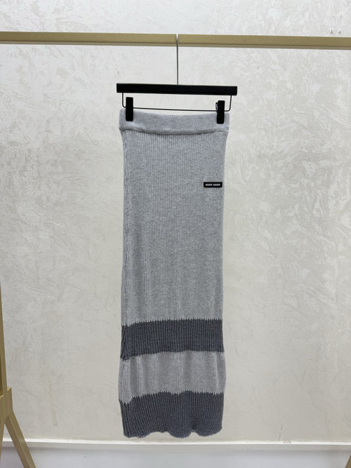 Miu Miu Contrast Color Round Neck Knit Set in Gray