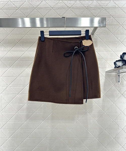 Louis Vuitton Customized Wool Blouse and Skirt Set with Bow and Leather Trim