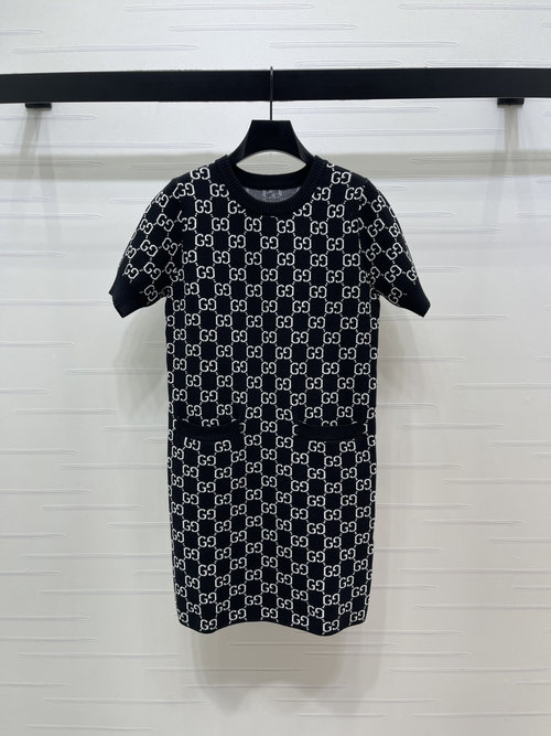 Gucci Elegant Jacquard Knit Round-neck Short-sleeve Dress with Double G Print
