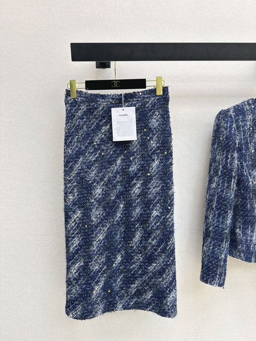 Chanel Elegant Double-Breasted Short Woven Woolen Skirt for a Graceful Silhouette