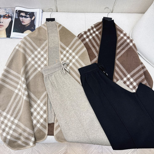 Burberry Stylish Knit Set with Scarf, Exuding Simplicity and Elegance