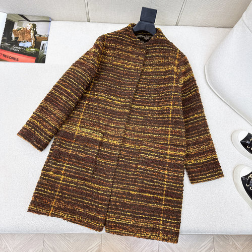 Loro Piana Elegant Alpaca Tweed Overcoat with Sophisticated Tailoring