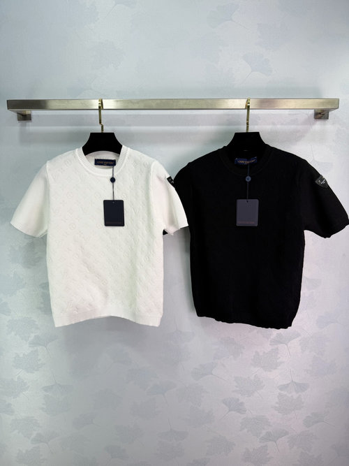 Louis Vuitton Elegant and Branded Logo Print Custom Knit Round Neck Short Sleeve
