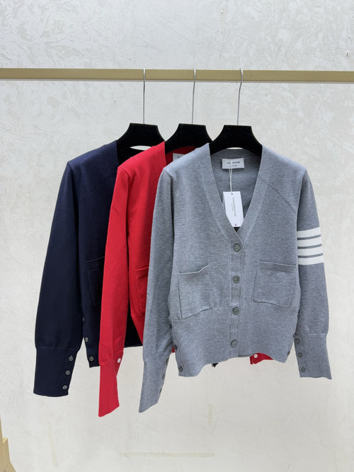Thom Browne Color-Blocked Back Pony Jacquard V-Neck Knit Long Sleeve Cardigan in Gray, Navy and Red