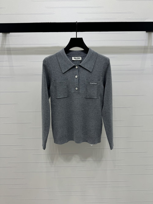 Miu Miu High-End Knitted Long Sleeve, Elegant and Fashionable