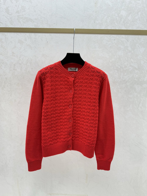 Miu Miu Early Autumn Red Solid Color Knitted Long Sleeve Cardigan
