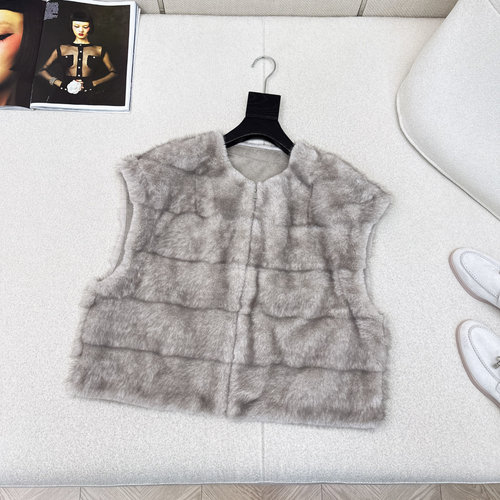 Loro Piana Exclusive Eco-rabbit Fur Vest for Winter Elegance