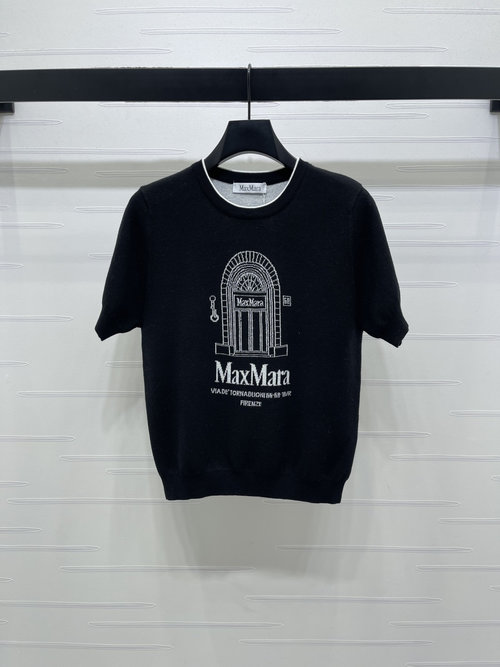 Max Mara Hooked Flower Letter Knit Short Sleeve in Vintage Style