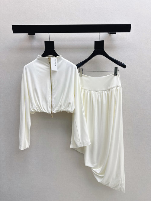 Alaia Designer Fold Knit Suit: Elegant and Versatile